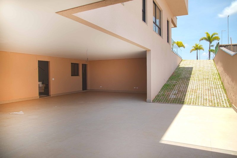 LINDA CASA: Al. Da Serenidade No. 366 – Q11 L03  – RESIDENCIAL ITAHYE 2 - Santana de Parnaíba - 