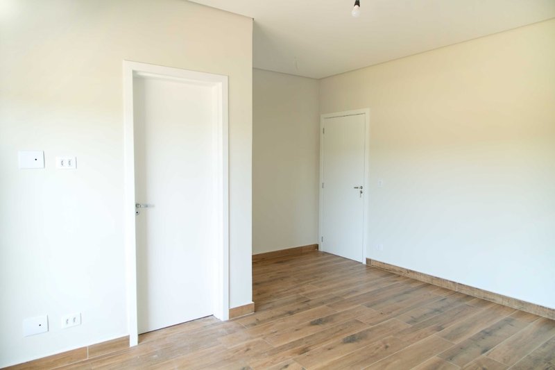 LINDA CASA: Al. Da Serenidade No. 366 – Q11 L03  – RESIDENCIAL ITAHYE 2 - Santana de Parnaíba - 
