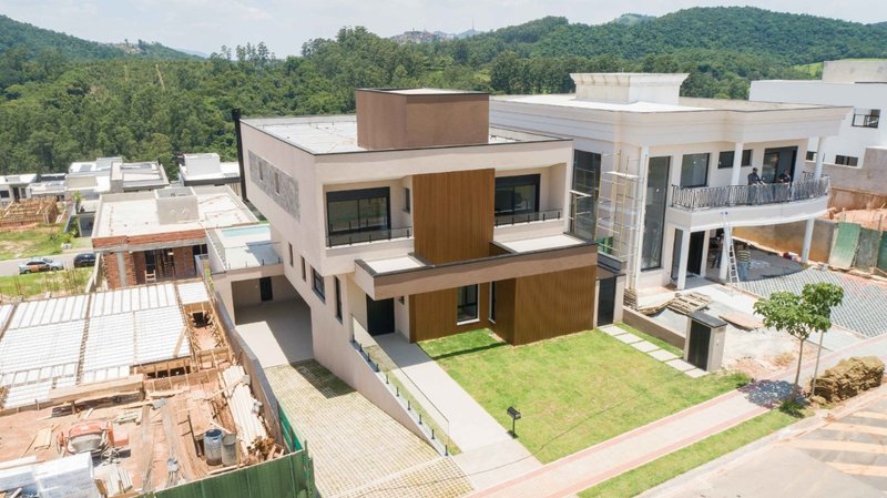 LINDA CASA: Al. Da Serenidade No. 366 – Q11 L03  – RESIDENCIAL ITAHYE 2 - Santana de Parnaíba - 