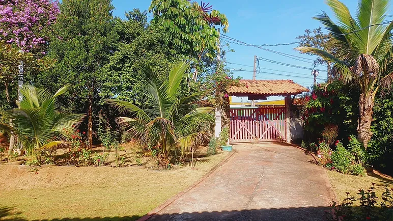 Chácara em área Urbana com 2.260m Rua Asfaltada - Parque das Varinhas - Mogi das Cruzes - 