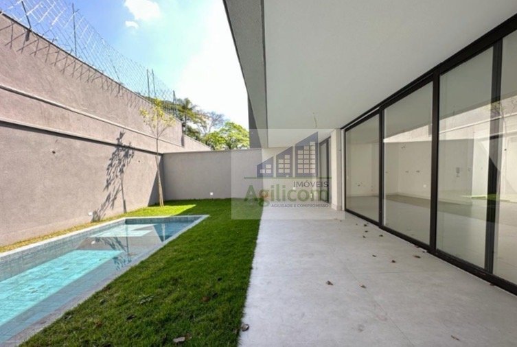 CASA DE CONDOMÍNIO À VENDA EM CAMPO BELO COM 4 DORMITÓRIOS Rua Vicente Leporace São Paulo - 