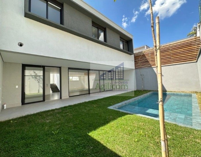 CASA DE CONDOMÍNIO À VENDA EM CAMPO BELO COM 4 DORMITÓRIOS Rua Vicente Leporace São Paulo - 