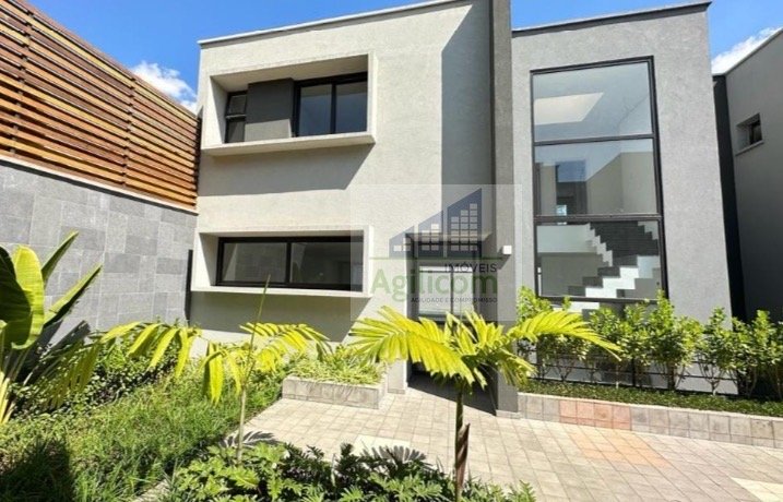 CASA DE CONDOMÍNIO À VENDA EM CAMPO BELO COM 4 DORMITÓRIOS Rua Vicente Leporace São Paulo - 