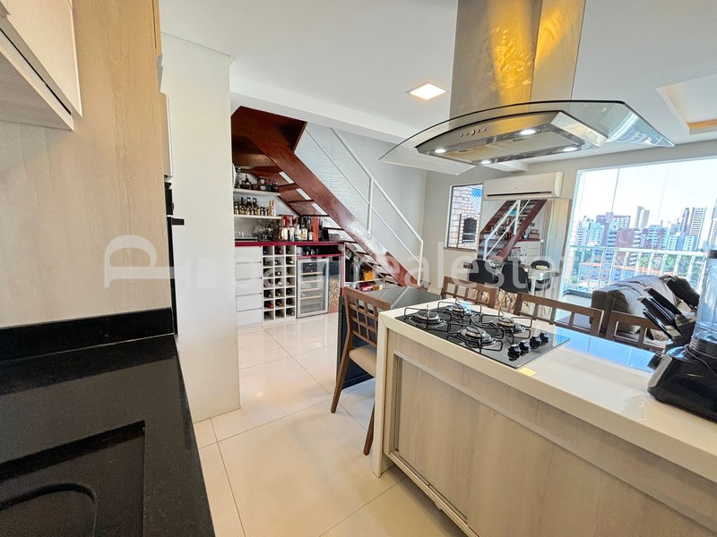 Cobertura Triplex 125 m² Mobiliada com 3 Suítes 4 Banheiros 2 vagas. Meireles Fortaleza CE Rua Coronel Jucá Fortaleza - 