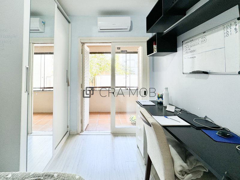 Apartamento 2 dormitórios, 1 suíte, 84m² no bairro Bom Fim Rua Felipe Camarão Porto Alegre - 