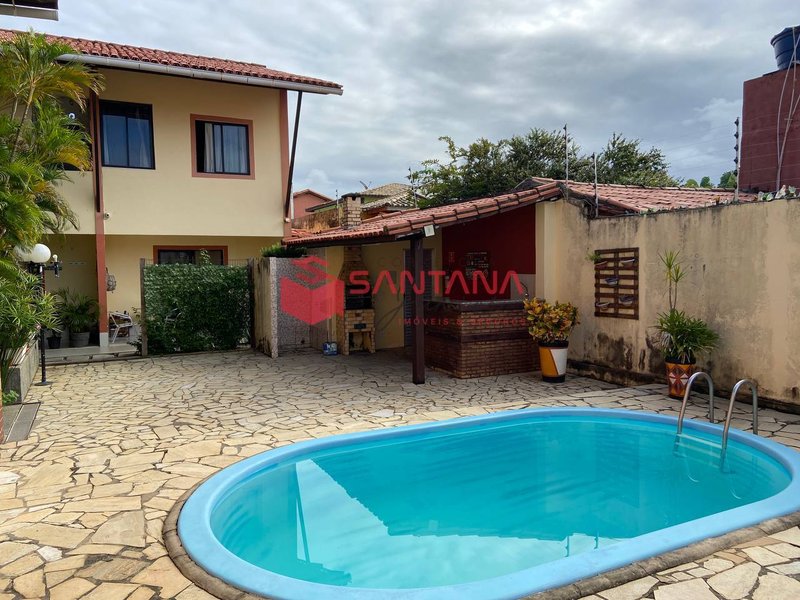 Casa em condomínio com 2 suítes (INDISPONÍVEL) Rua Ana C B Dias Lauro de Freitas - 