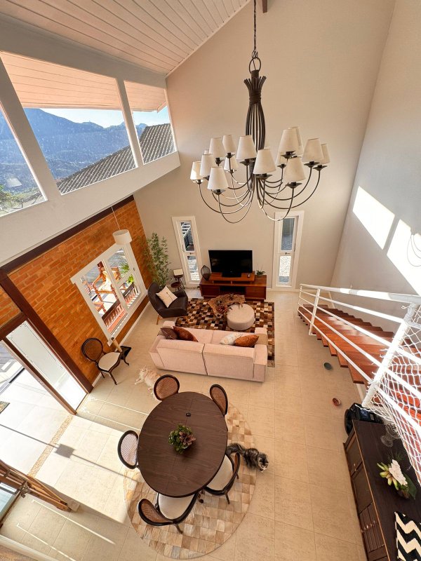 Casa com 4 dormitórios à venda, 260 m² por R$ 1.470.000 - Cascatinha - Nova Friburgo/RJ - Nova Friburgo - 