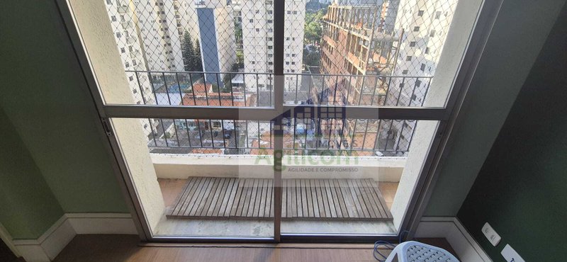 APARTAMENTO À VENDA NO BROOKLIN COM 1 SUÍTE E 1 VAGA Rua Guararapes São Paulo - 