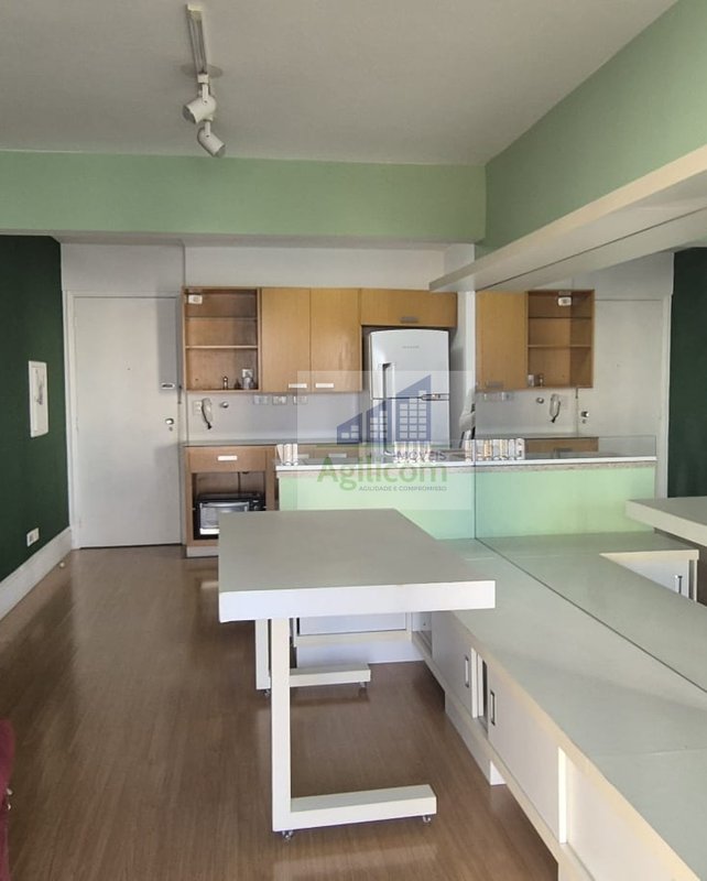 APARTAMENTO À VENDA NO BROOKLIN COM 1 SUÍTE E 1 VAGA Rua Guararapes São Paulo - 