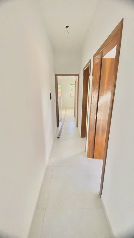 CASA COM 1 SUÍTE MAIS 2 DORMITÓRIOS NA POMERÂNIA - Guabiruba - 