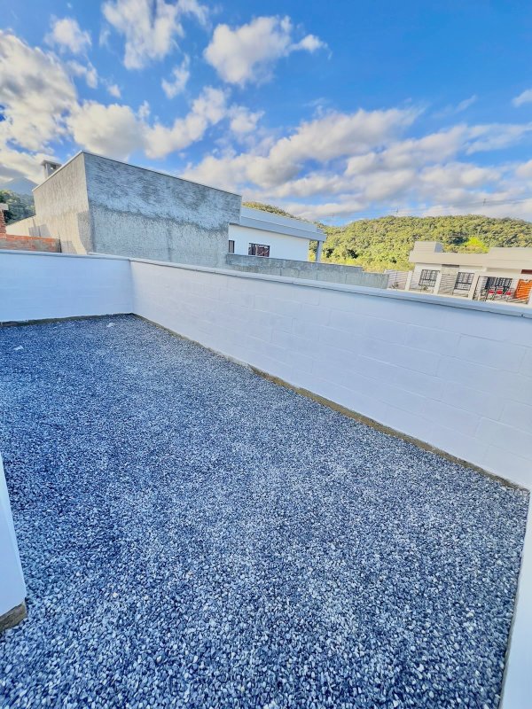 CASA COM 1 SUÍTE MAIS 2 DORMITÓRIOS NA POMERÂNIA - Guabiruba - 