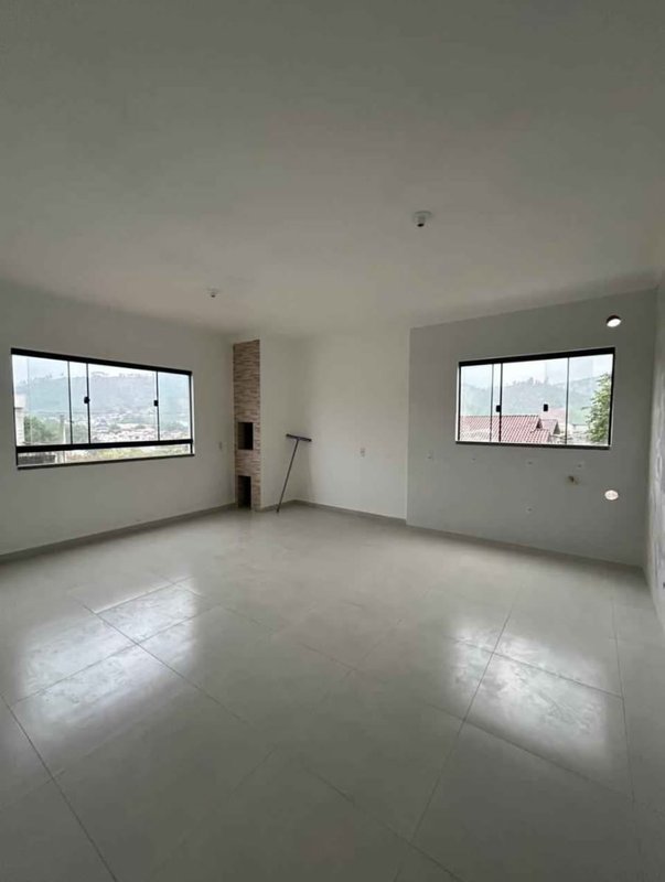 APARTAMENTO COM 2 DORMITÓRIOS NO LAGEADO BAIXO - Guabiruba - 
