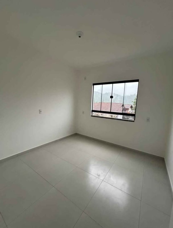 APARTAMENTO COM 2 DORMITÓRIOS NO LAGEADO BAIXO - Guabiruba - 