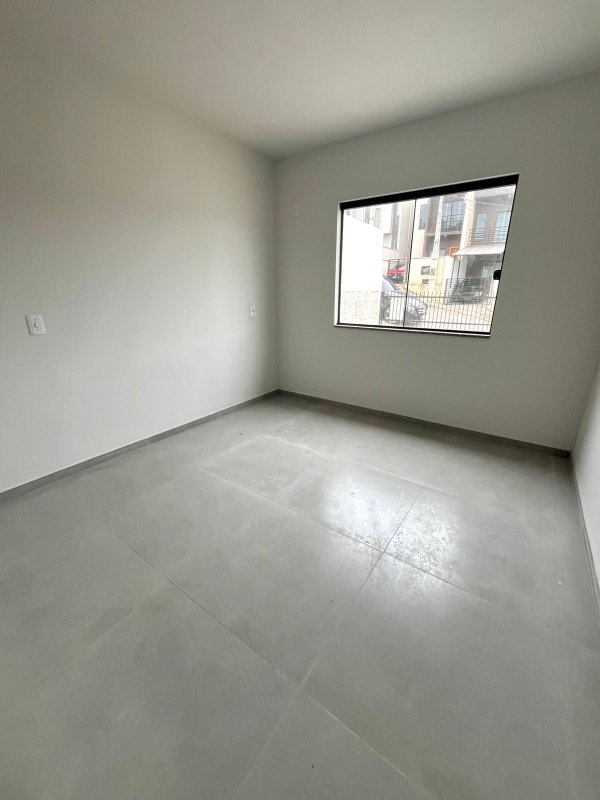CASA COM 1 SUÍTE MAIS 2 DORMITÓRIOS NA VOLTA GRANDE - Brusque - 
