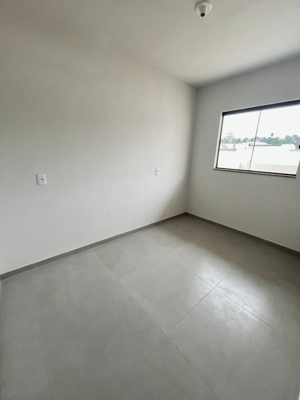 CASA COM 1 SUÍTE MAIS 2 DORMITÓRIOS NA VOLTA GRANDE - Brusque - 