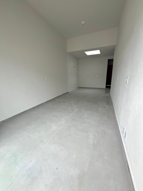CASA COM 1 SUÍTE MAIS 2 DORMITÓRIOS NA VOLTA GRANDE - Brusque - 