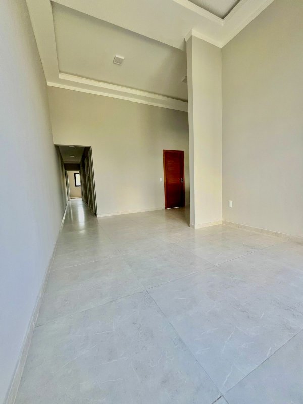 CASA COM 1 SUÍTE MAIS 2 DORMITÓRIOS NO CENTRO DA GUABIRUBA - Guabiruba - 
