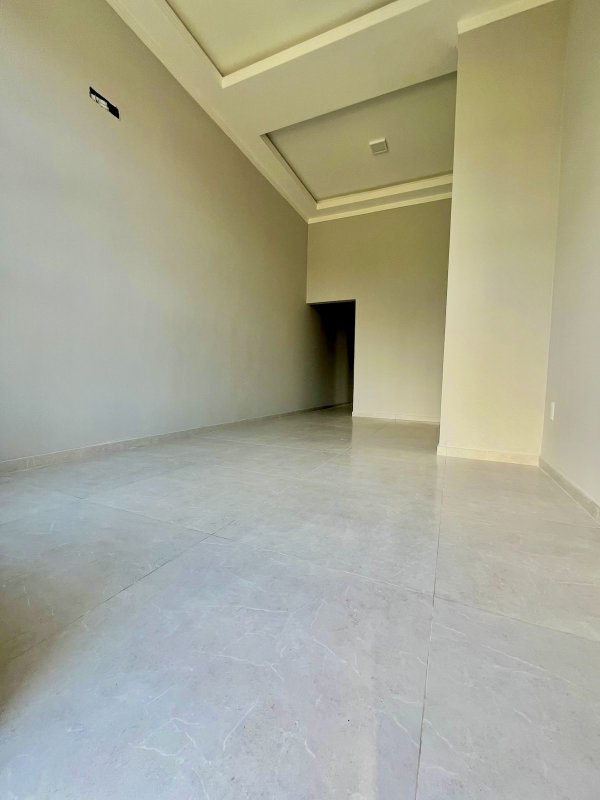 CASA COM 1 SUÍTE MAIS 2 DORMITÓRIOS NO CENTRO DA GUABIRUBA - Guabiruba - 