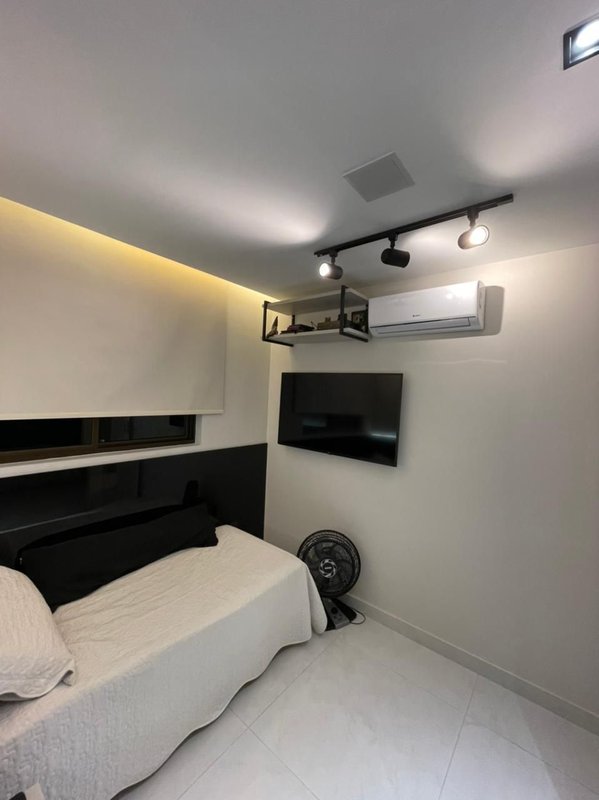 Apartamento à venda com 3 quartos sendo 1 suite, 98m² por R$ 1.200.000,00 Rua Francisco da Cunha  Recife - 