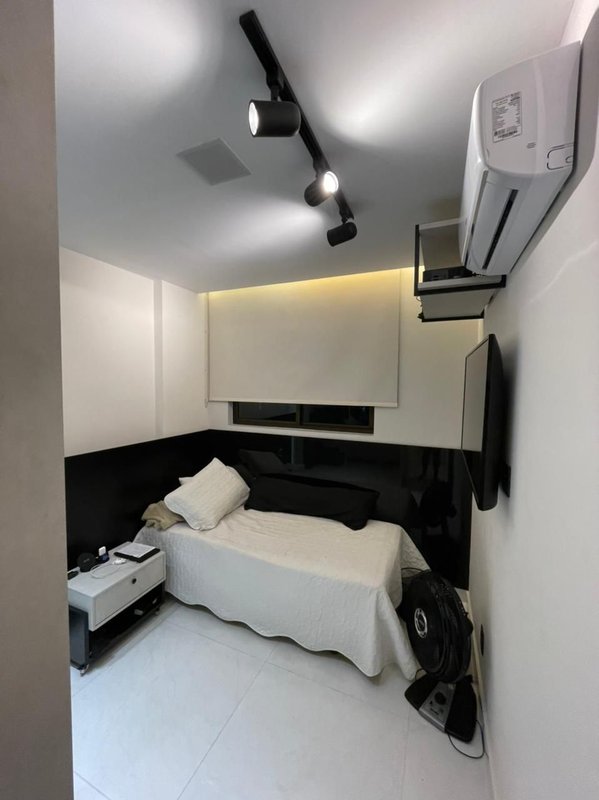 Apartamento à venda com 3 quartos sendo 1 suite, 98m² por R$ 1.200.000,00 Rua Francisco da Cunha  Recife - 