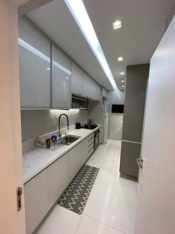 Apartamento à venda com 3 quartos sendo 1 suite, 98m² por R$ 1.200.000,00 Rua Francisco da Cunha  Recife - 