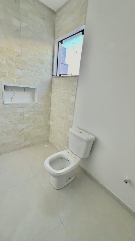 CASA COM 1 SUÍTE MAIS 2 DORMITÓRIOS NA GUABIRUBA SUL - Guabiruba - 