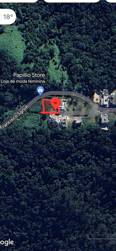 TERRENO COM PROJETO PARA CONSTRUIR EM CONDOMÍNIO FECHADO NO SAN GENARO, PRIMEIRO DE MAIO - Brusque - 