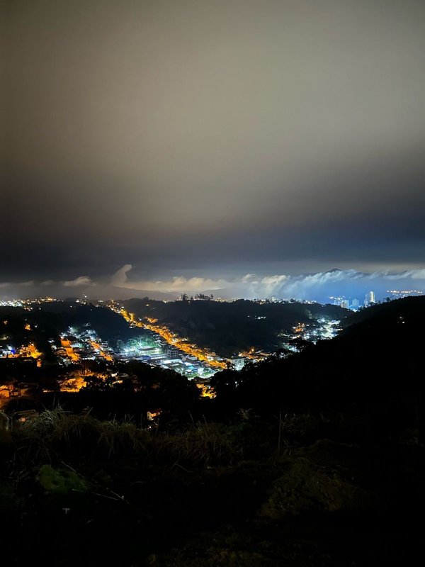 TERRENO COM PROJETO PARA CONSTRUIR EM CONDOMÍNIO FECHADO NO SAN GENARO, PRIMEIRO DE MAIO - Brusque - 