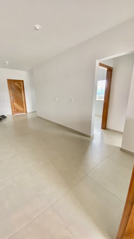 CASA COM 2 DORMITÓRIOS EM DOM JOAQUIM - Brusque - 