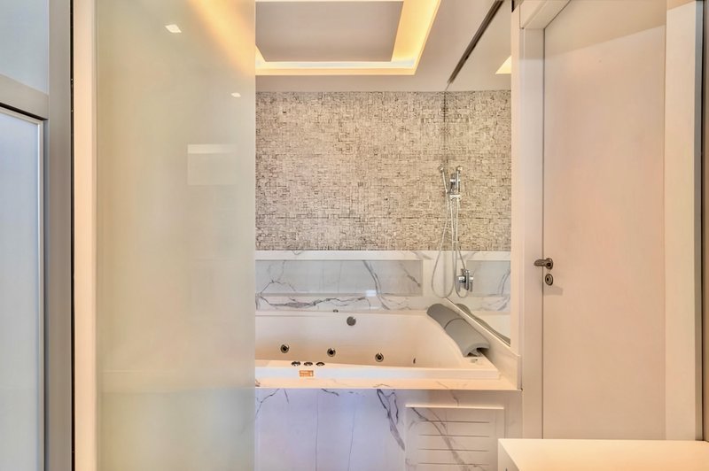 R$ 1.850.000 - FLOAT RESIDENCES - APARTAMENTO DE CINEMA - 99M2 - 3 DORM - VISTA - 2 VAGAS Avenida Senador Tarso Dutra Porto Alegre - 