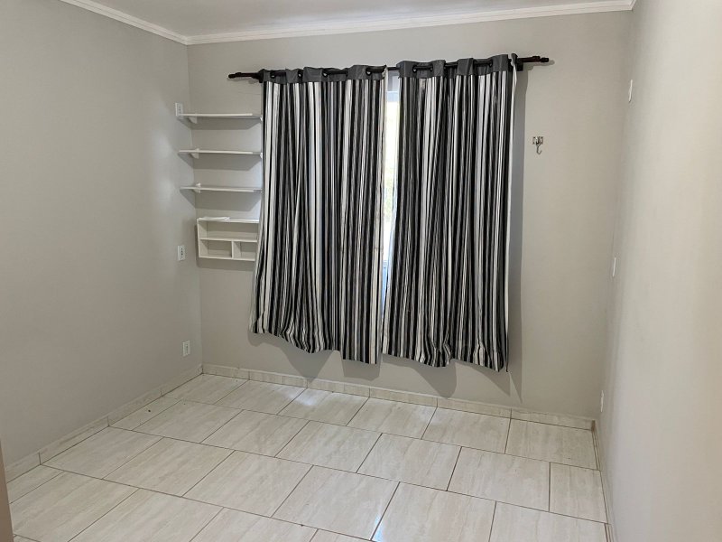 Apartamento semimobiliado - Timbó - 