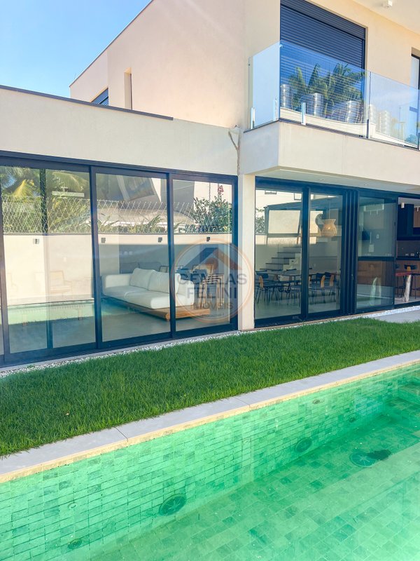 Casa em Condomínio com Piscina na Praia de Juquehy - À VENDA - São Sebastião - 