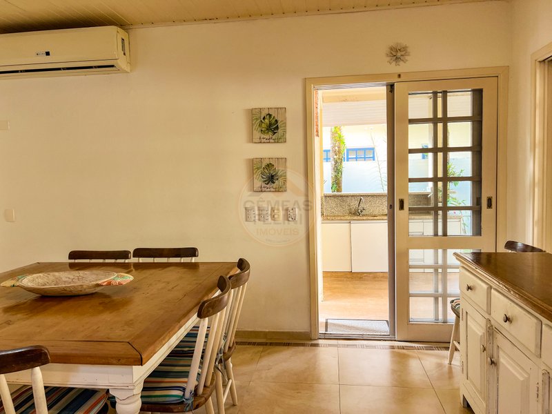 Casa em Condomínio na Praia do Engenho  - LOCAÇÃO ANUAL Magno Passos Bittencurt  São Sebastião - 