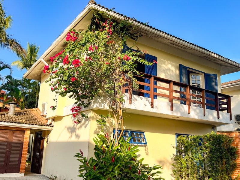 Casa em Condomínio na Praia do Engenho  - LOCAÇÃO ANUAL Magno Passos Bittencurt  São Sebastião - 