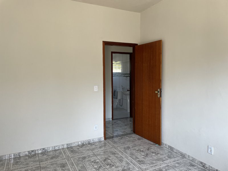 Alugando casas no Vale do jequitibá com 2 dormitórios por 1.200,00 + seguro fiança Rua São Paulo Guapimirim - 