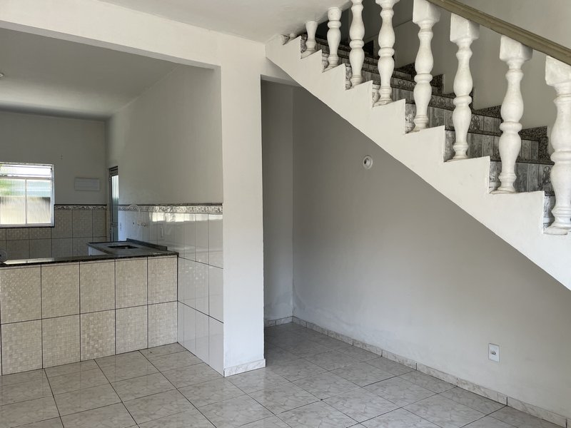 Alugando casas no Vale do jequitibá com 2 dormitórios por 1.200,00 + seguro fiança Rua São Paulo Guapimirim - 