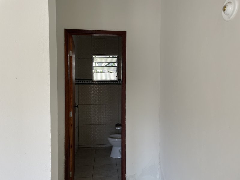 Alugando casas no Vale do jequitibá com 2 dormitórios por 1.200,00 + seguro fiança Rua São Paulo Guapimirim - 
