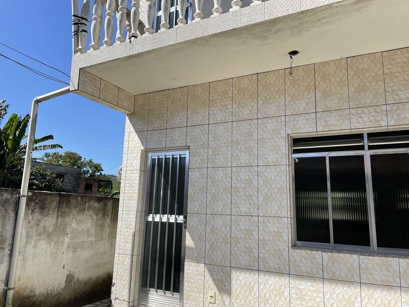 Alugando casas no Vale do jequitibá com 2 dormitórios por 1.200,00 + seguro fiança Rua São Paulo Guapimirim - 