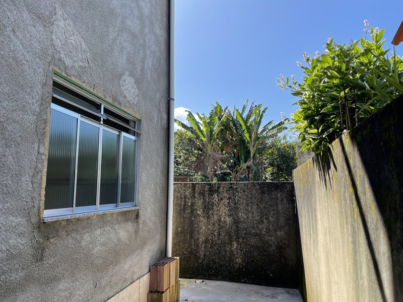 Alugando casas no Vale do jequitibá com 2 dormitórios por 1.200,00 + seguro fiança Rua São Paulo Guapimirim - 