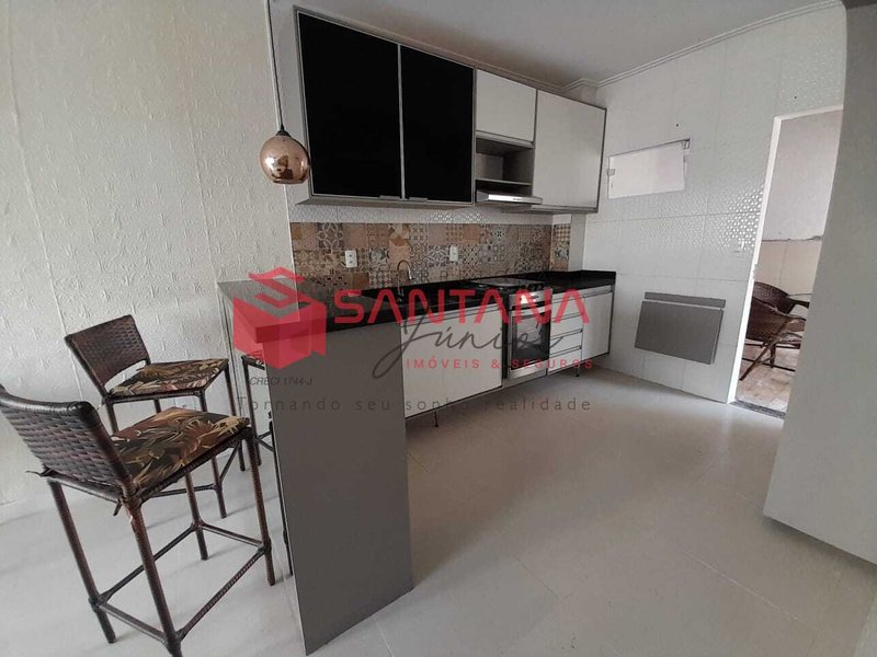 Casa nascente semi mobiliada com suítes climatizadas. (INDISPONÍVEL) Rua A Camaçari - 