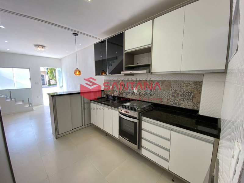 Casa nascente semi mobiliada com suítes climatizadas. (INDISPONÍVEL) Rua A Camaçari - 