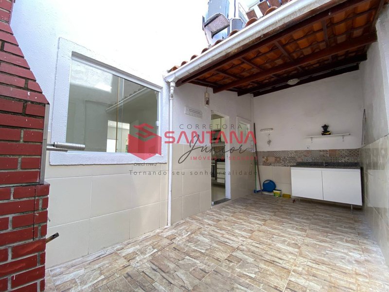 Casa nascente semi mobiliada com suítes climatizadas. (INDISPONÍVEL) Rua A Camaçari - 