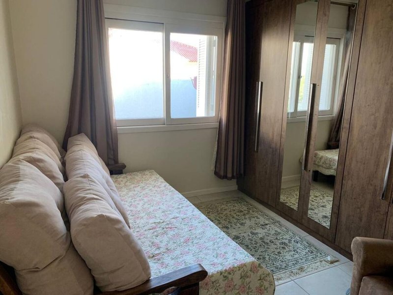 Casa 3 quartos, sendo 1 suíte, garagem, churrasqueira na principal rua de  Arroio Teixeira Rua Maracanã Capão da Canoa - 
