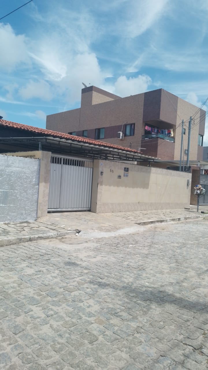 Casa Solta, usada com 4 Quartos, 2 Suites ,Terraço,Bairro MangabeiraII Rua Francisco Tavares de Oliveira João Pessoa - 