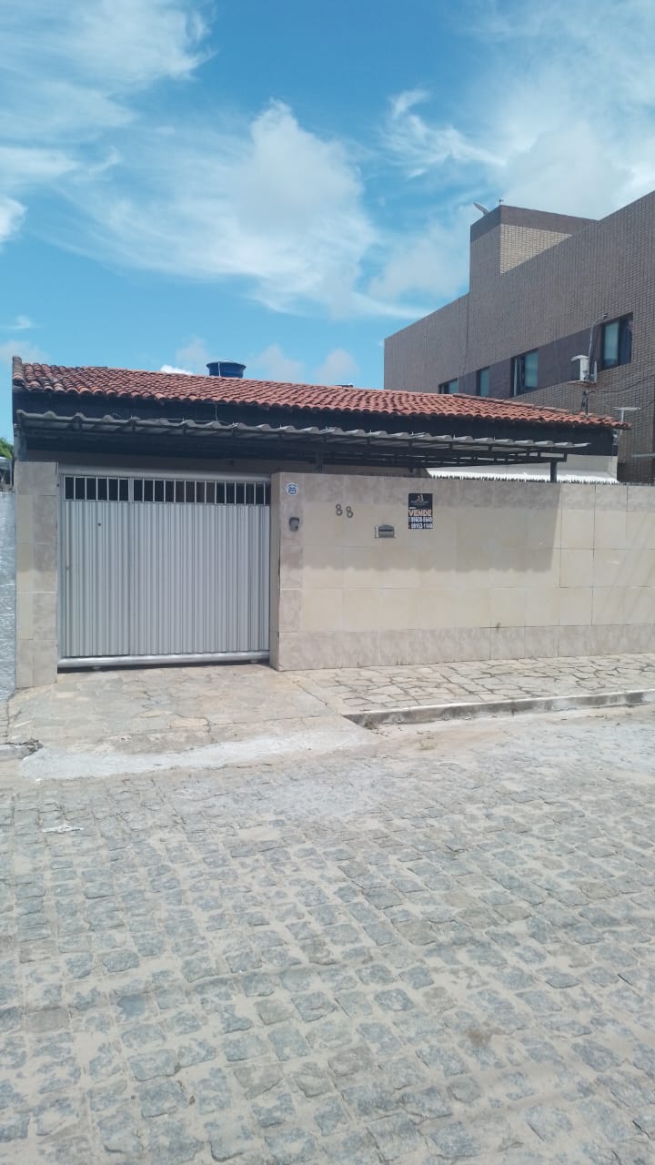 Casa Solta, usada com 4 Quartos, 2 Suites ,Terraço,Bairro MangabeiraII Rua Francisco Tavares de Oliveira João Pessoa - 