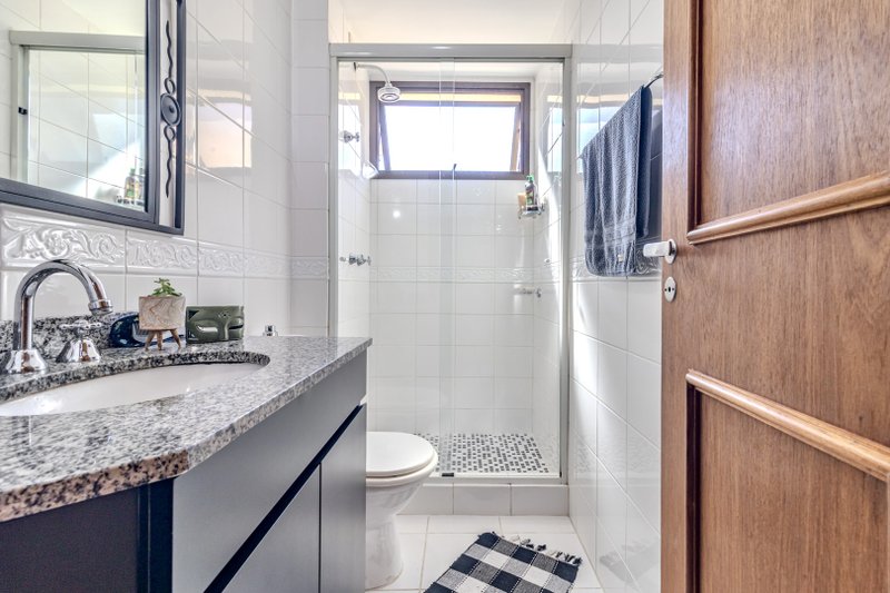 R$ 550.000 - LINDO APARTAMENTO - 73M2 - 2 DORM - SUÍTE - CHURRASQUEIRA - 1 VAGA Rua Octávio Corrêa Porto Alegre - 