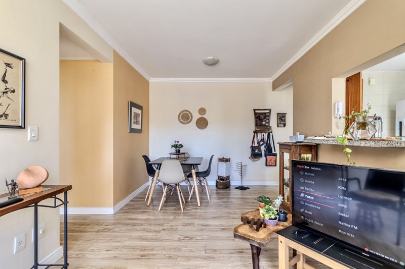 R$ 550.000 - LINDO APARTAMENTO - 73M2 - 2 DORM - SUÍTE - CHURRASQUEIRA - 1 VAGA Rua Octávio Corrêa Porto Alegre - 