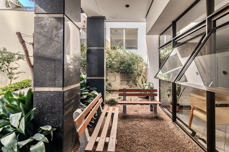 R$ 550.000 - LINDO APARTAMENTO - 73M2 - 2 DORM - SUÍTE - CHURRASQUEIRA - 1 VAGA Rua Octávio Corrêa Porto Alegre - 