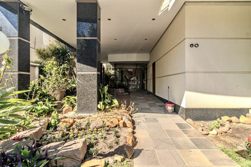 R$ 550.000 - LINDO APARTAMENTO - 73M2 - 2 DORM - SUÍTE - CHURRASQUEIRA - 1 VAGA Rua Octávio Corrêa Porto Alegre - 