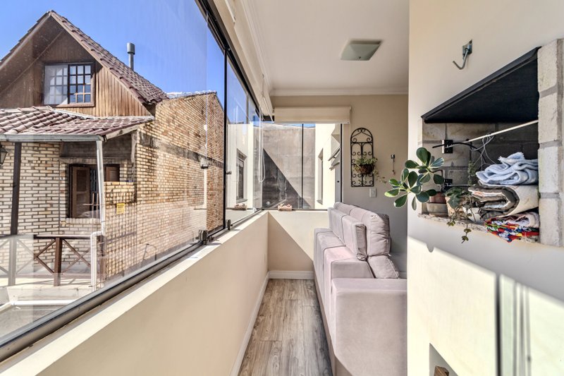 R$ 550.000 - LINDO APARTAMENTO - 73M2 - 2 DORM - SUÍTE - CHURRASQUEIRA - 1 VAGA Rua Octávio Corrêa Porto Alegre - 